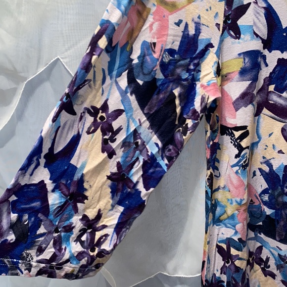 SARA STUDIO FLORAL ASYMMETRICAL TOP SZ L - Picture 5 of 8